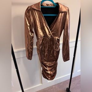 SHEIN Sexy Surplice Neck Ruched
Metallic Bodycon Dress.  Size 6 (M)